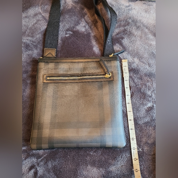 Burberry Elevated Smoked Check Beckley Slim Crossbody Chocolate Black - Picture 14 of 16